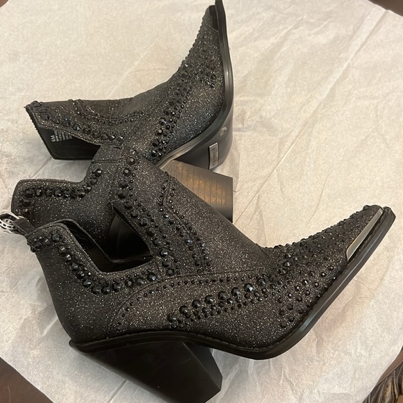 Gianni Bini Brees Rhinestone Metallic Western Booties - Picture 11 of 11